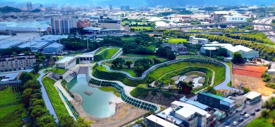 水務局「八德區員74B埤滯洪池工程」榮獲金質獎佳作