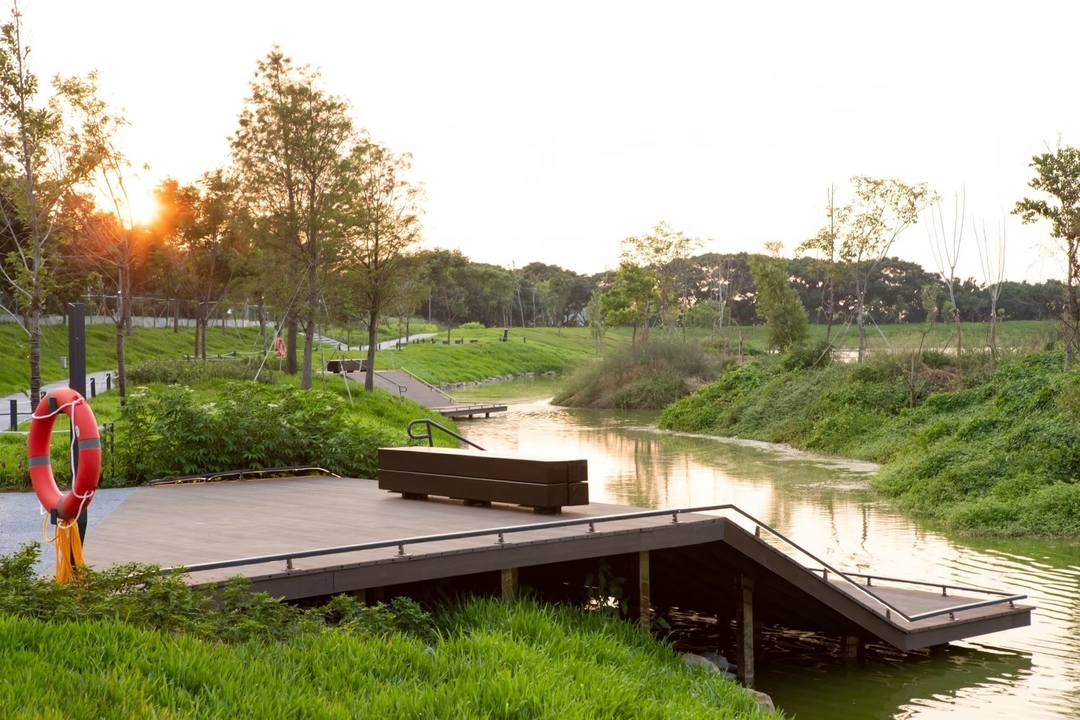 華興池公園-緩坡與曲流水岸